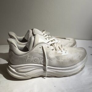 Used women’s Hoka All-White Running Shoes Clifton 10 sz 11 B